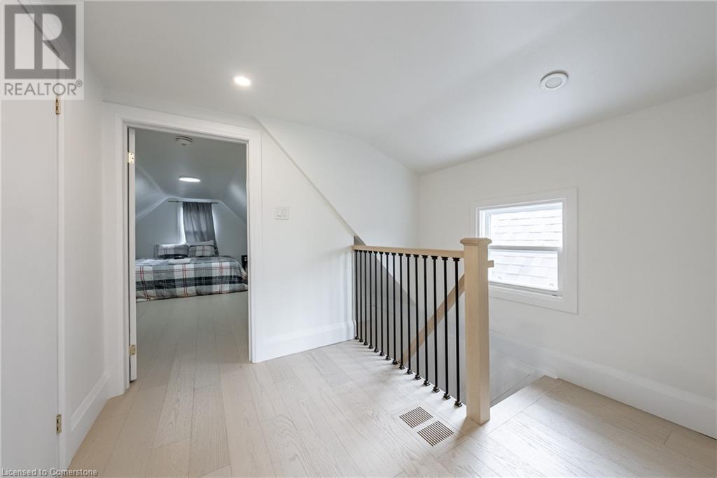 Photo 23 of 302 Dunsmure Road, Hamilton ON