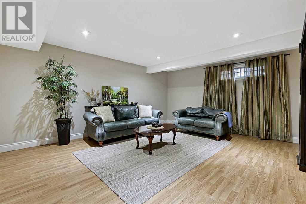 Single Family House for Sale in  Woodhaven Crescent SW Woodbine Calgary 