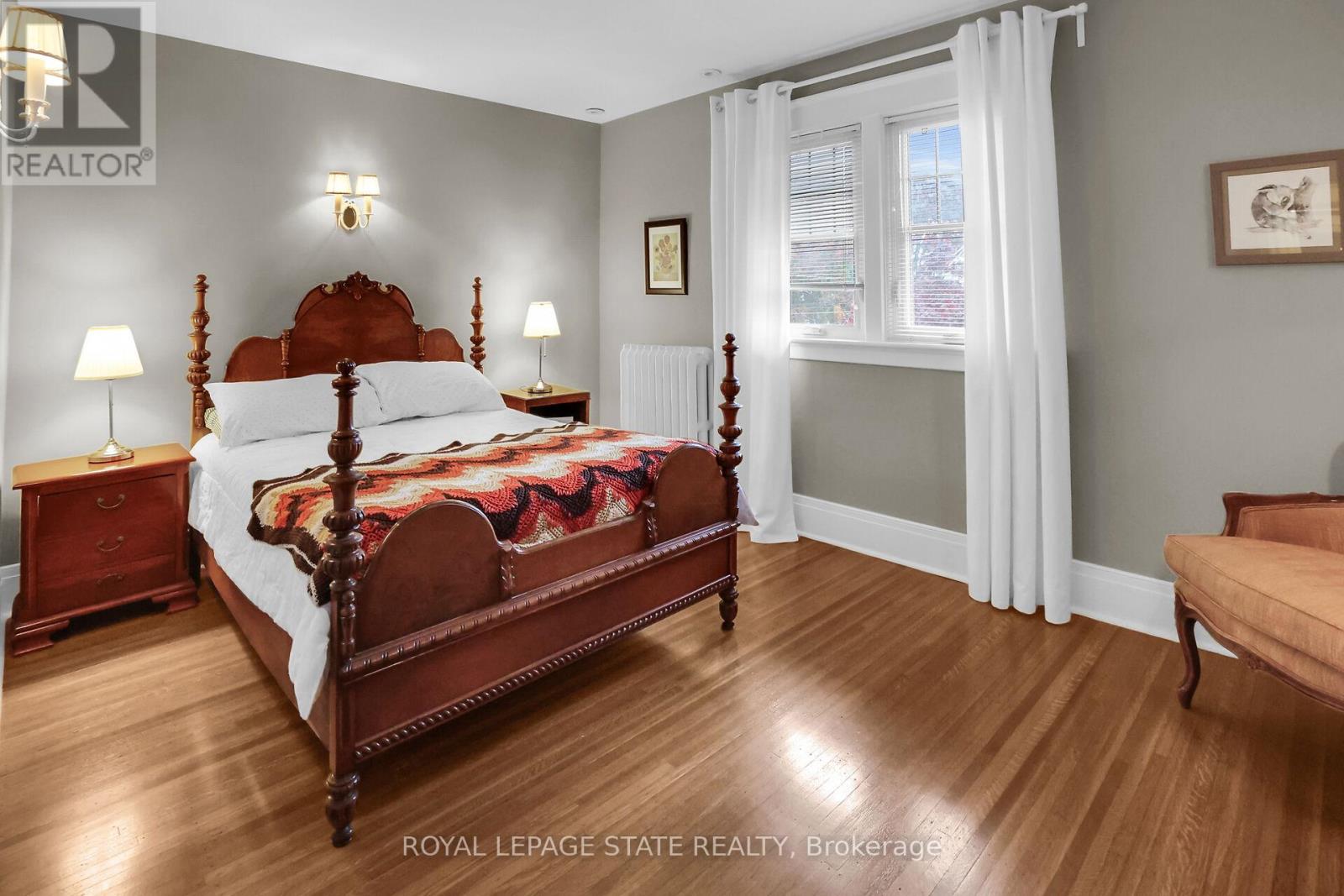 Photo 21 of 102 Main Street E, Grimsby ON