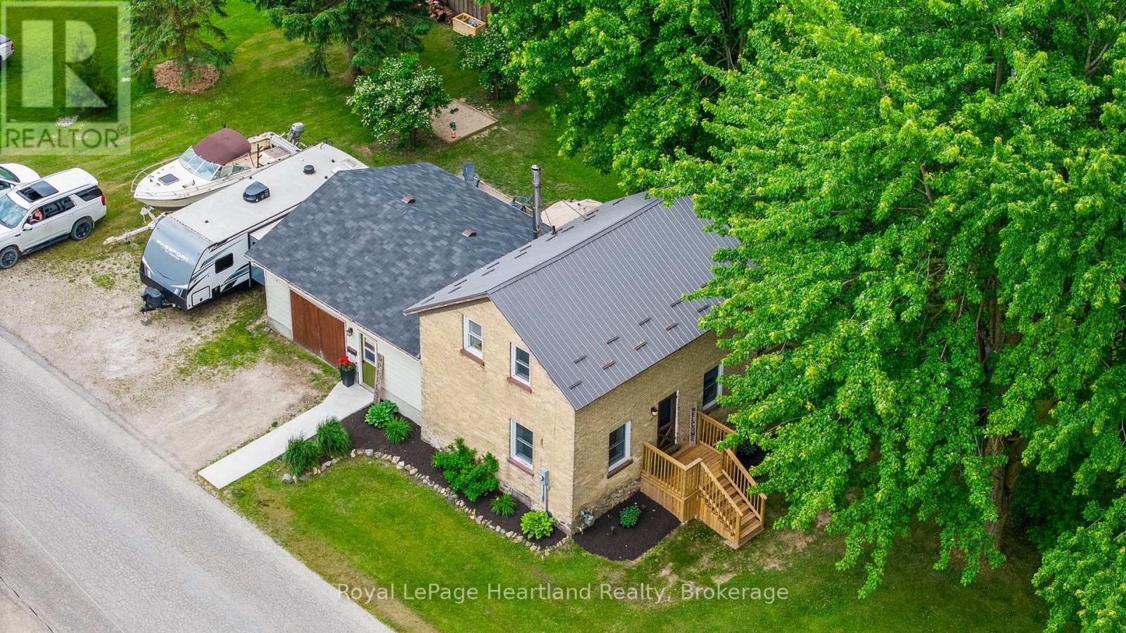 Photo 21 of 33 Allan Street, Minto ON