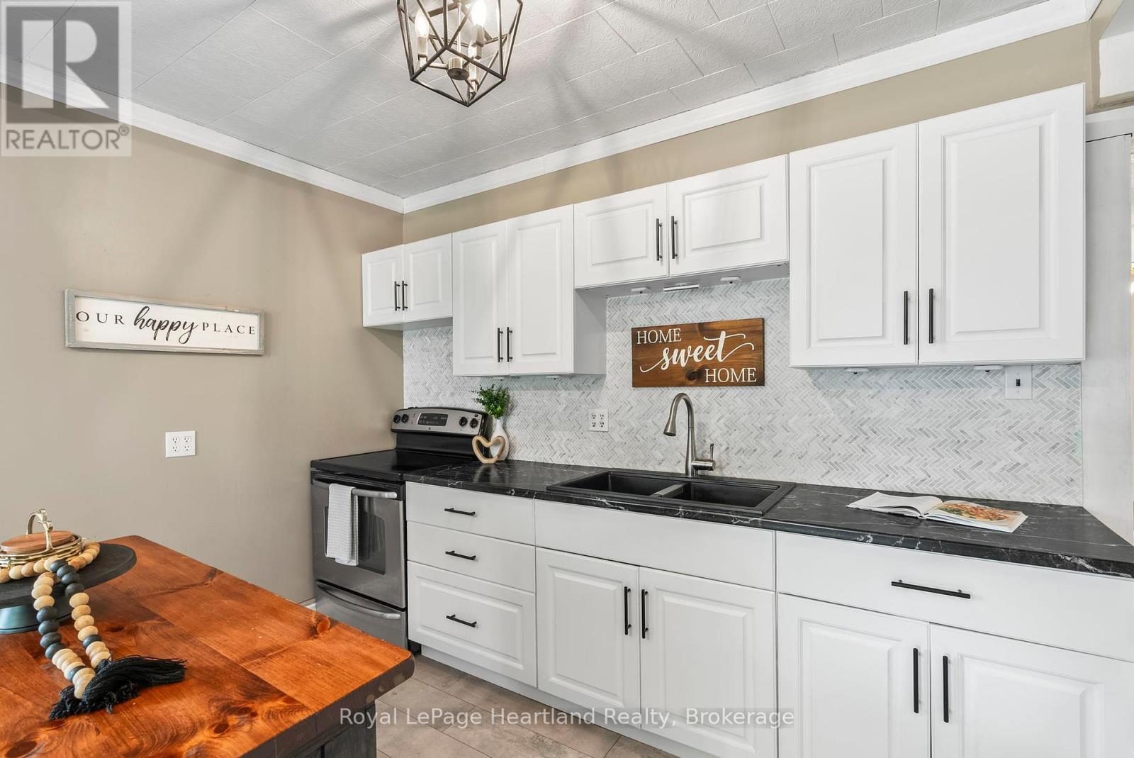 Photo 16 of 33 Allan Street, Minto ON