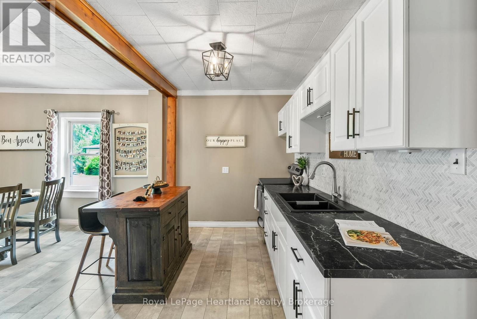 Photo 4 of 33 Allan Street, Minto ON