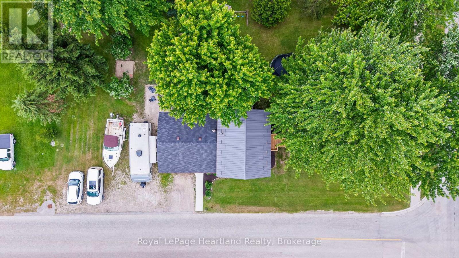Photo 28 of 33 Allan Street, Minto ON