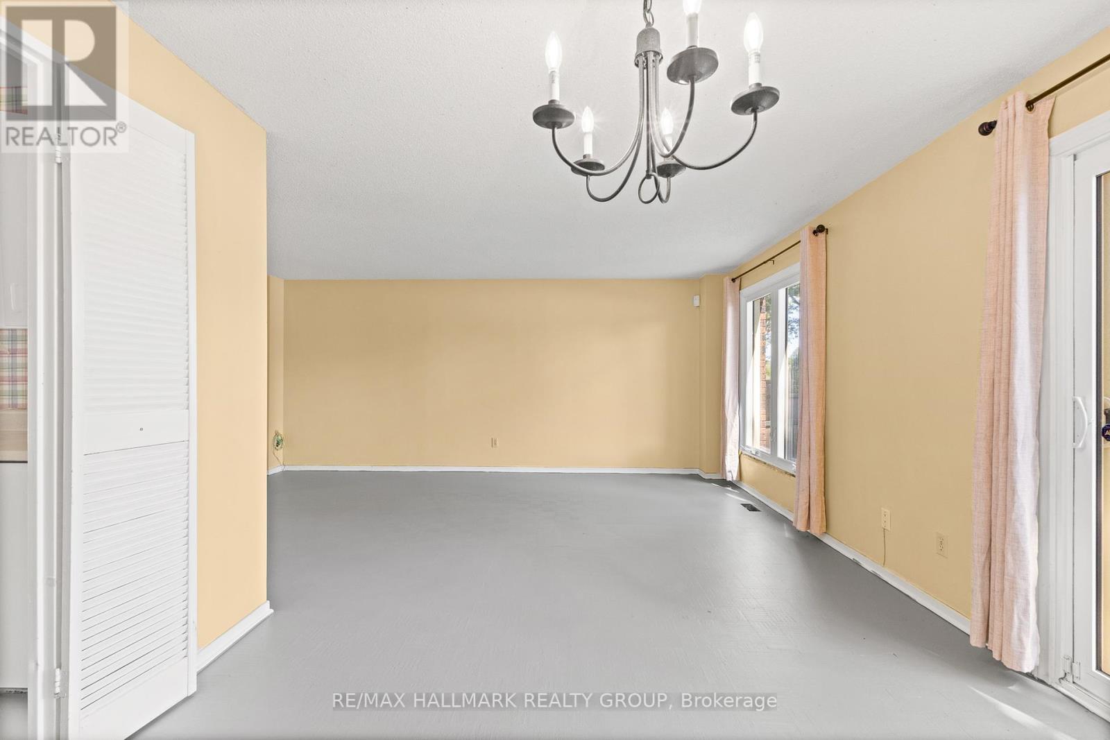 Photo 19 of 55 River Garden Private, Ottawa ON