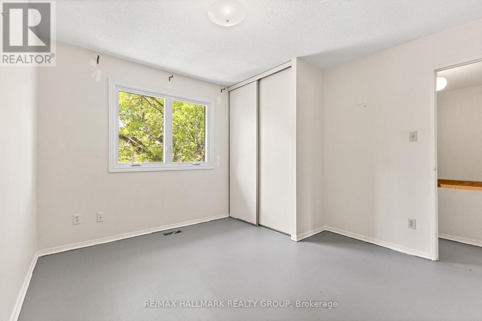 Photo 36 of 55 River Garden Private, Ottawa ON