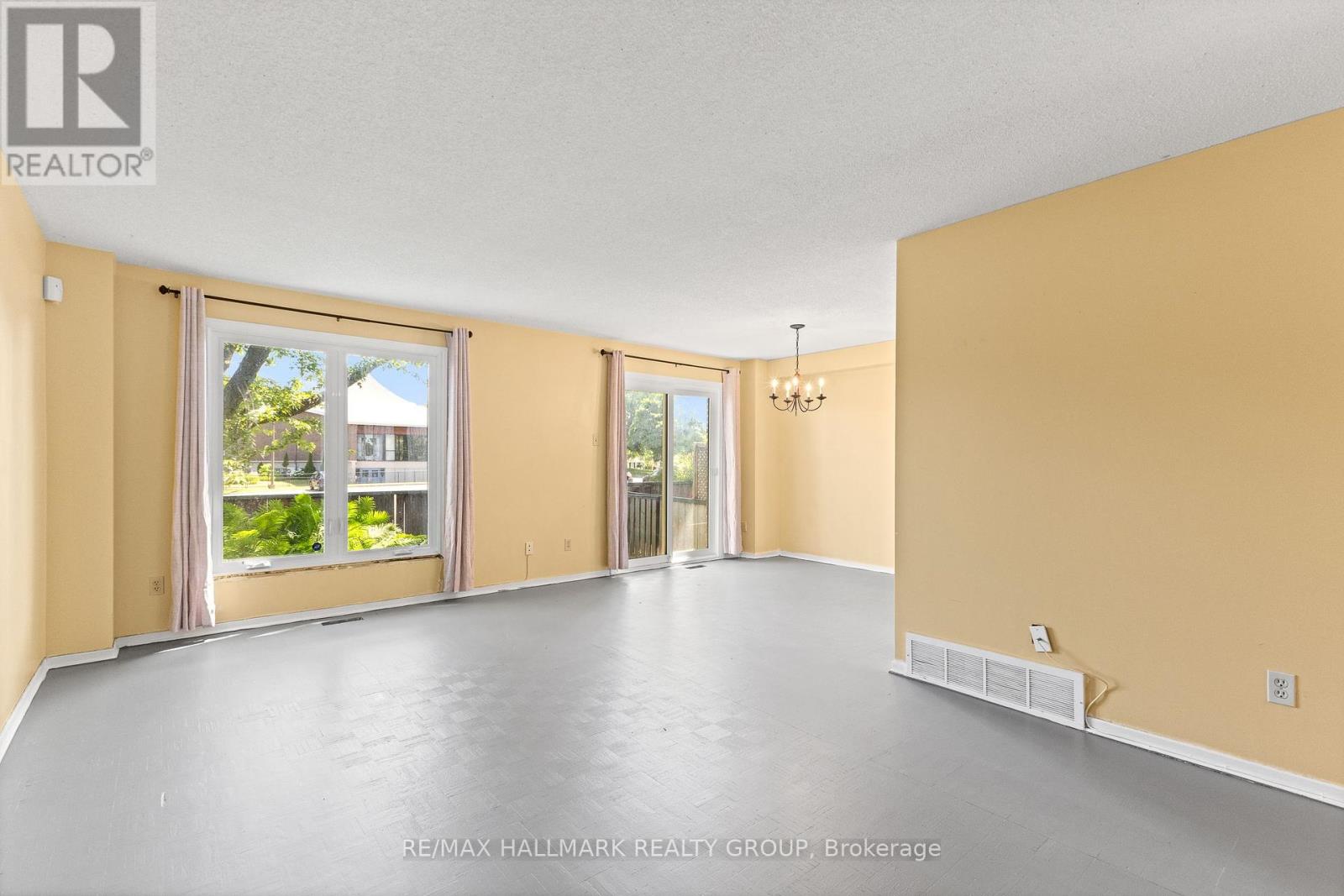 Photo 10 of 55 River Garden Private, Ottawa ON