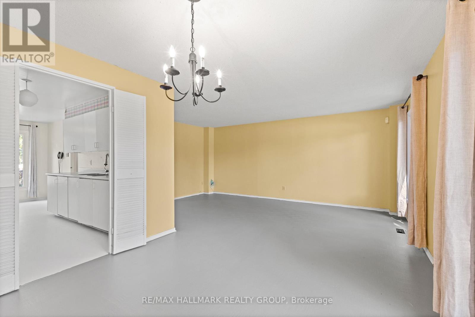 Photo 24 of 55 River Garden Private, Ottawa ON