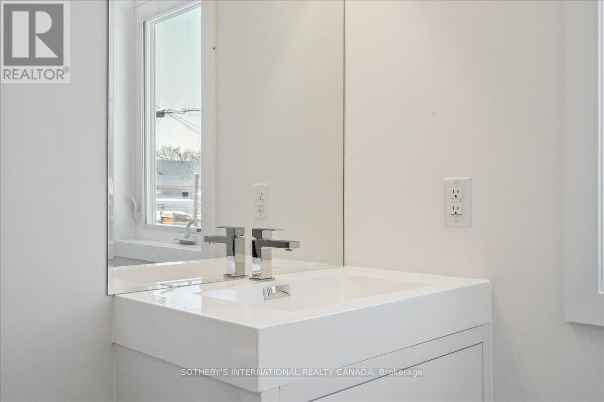 Photo 31 of 683 Melbourne Avenue, Ottawa ON