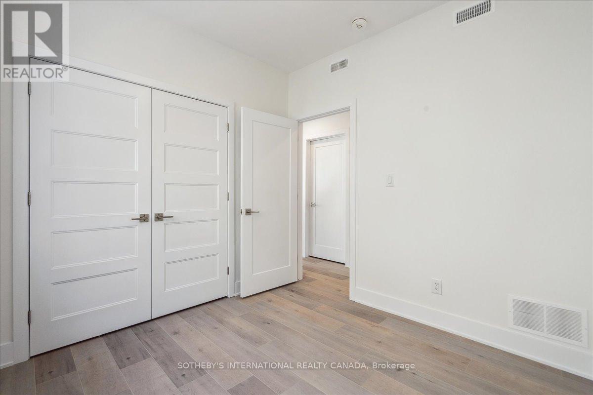 Photo 34 of 683 Melbourne Avenue, Ottawa ON