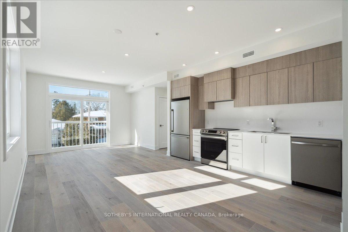 Photo 37 of 683 Melbourne Avenue, Ottawa ON