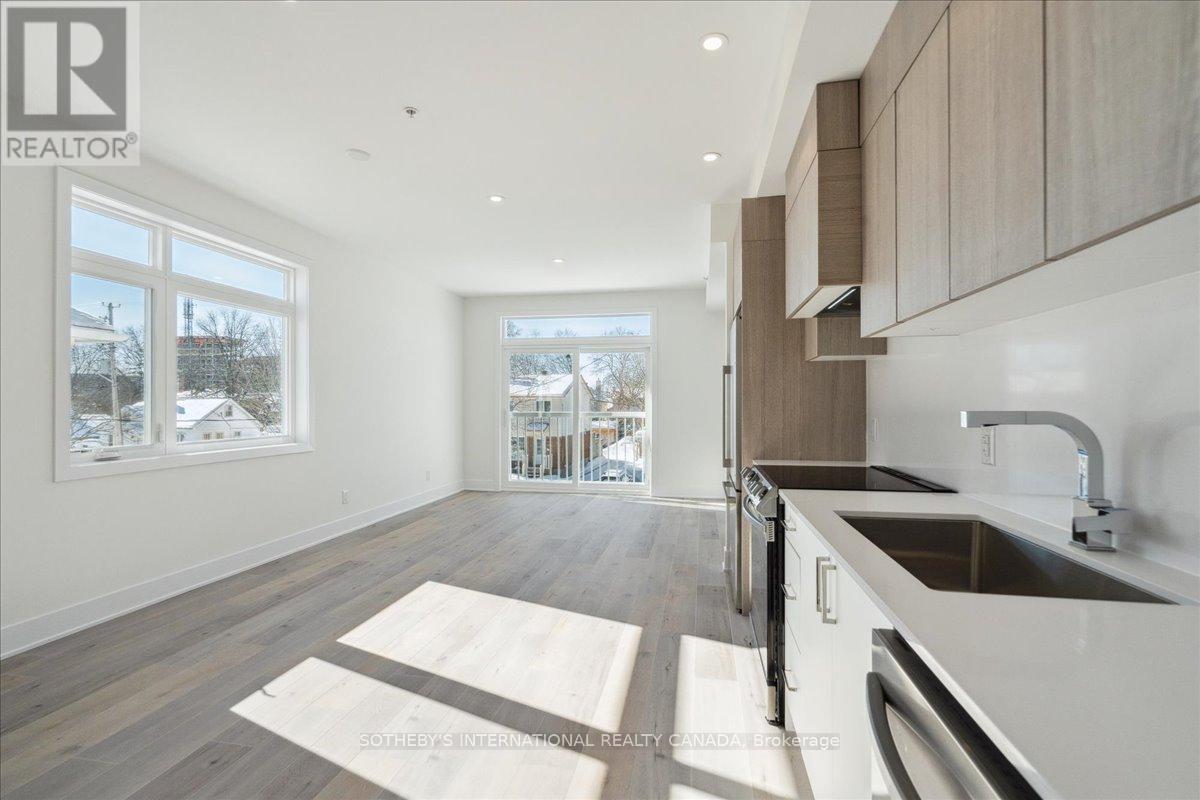 Photo 9 of 683 Melbourne Avenue, Ottawa ON