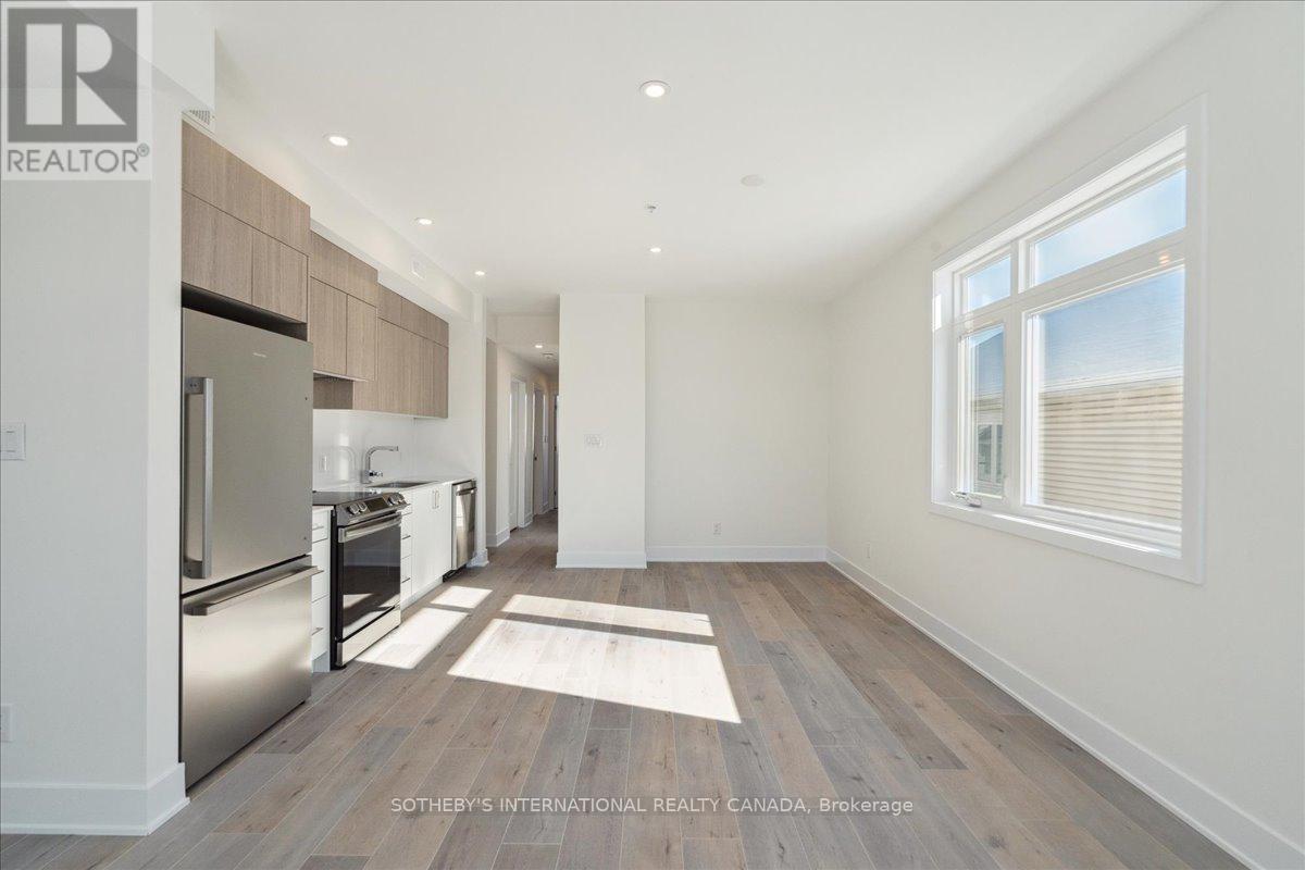 Photo 36 of 683 Melbourne Avenue, Ottawa ON