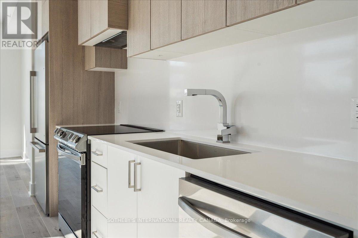 Photo 13 of 683 Melbourne Avenue, Ottawa ON