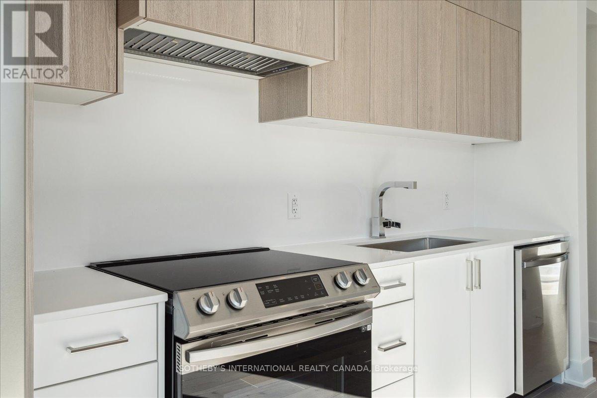 Photo 3 of 683 Melbourne Avenue, Ottawa ON