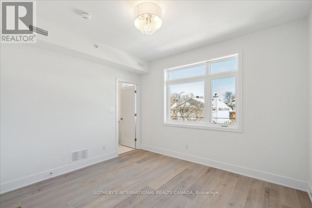 Photo 1 of 683 Melbourne Avenue, Ottawa ON