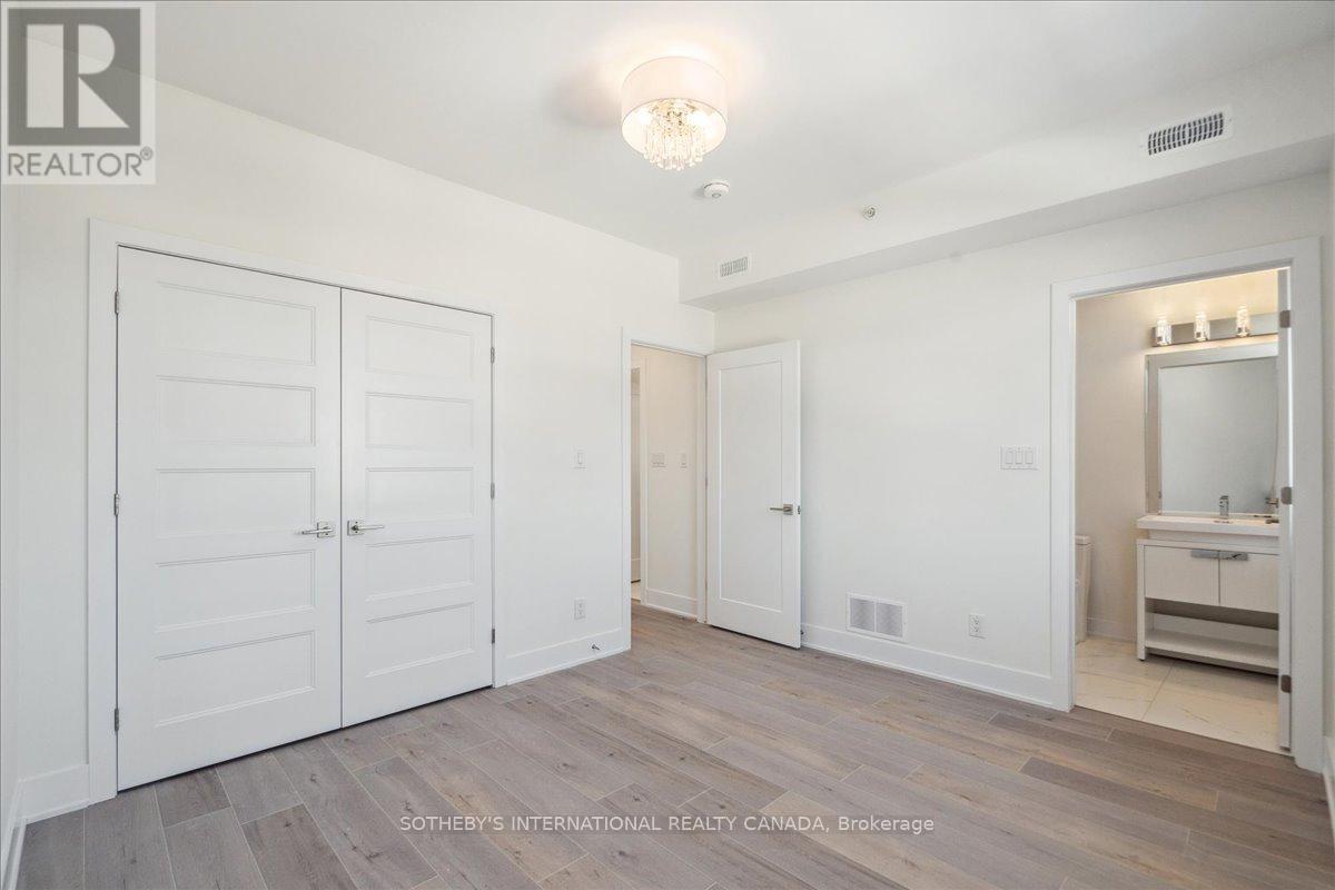 Photo 20 of 683 Melbourne Avenue, Ottawa ON