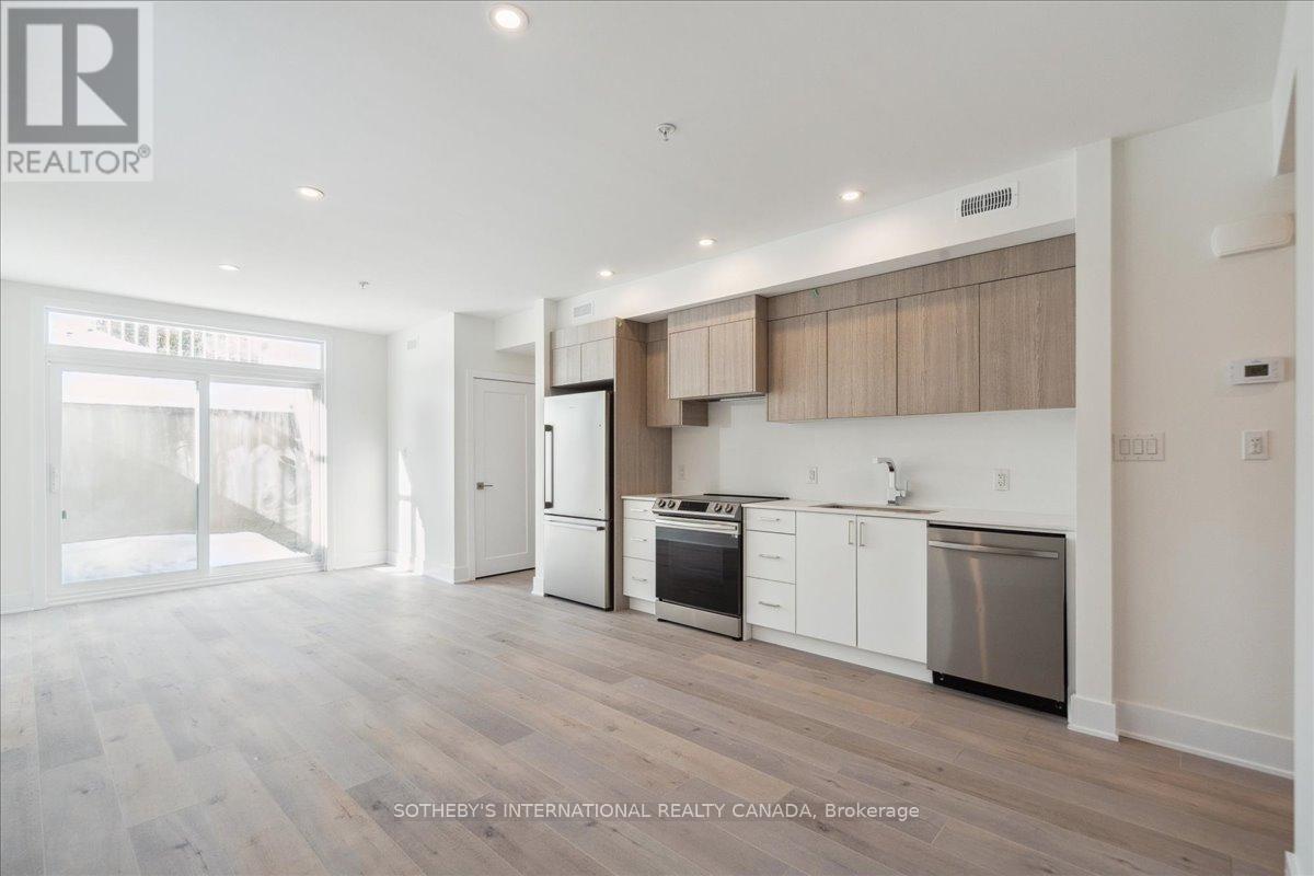 Photo 41 of 683 Melbourne Avenue, Ottawa ON