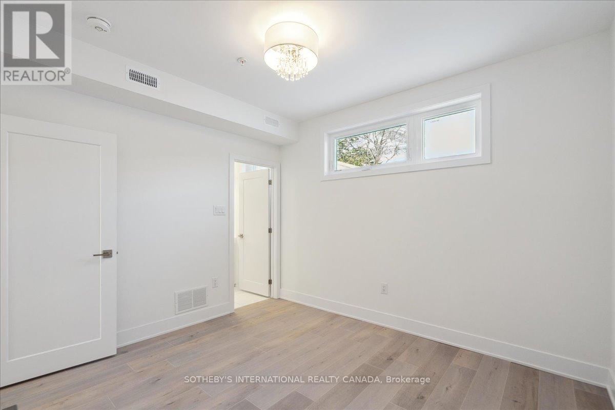 Photo 23 of 683 Melbourne Avenue, Ottawa ON