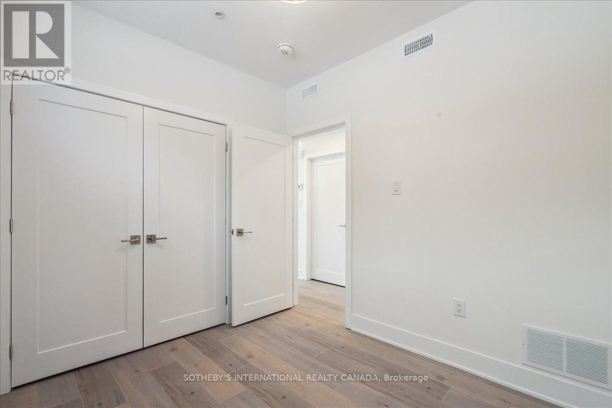 Photo 2 of 683 Melbourne Avenue, Ottawa ON