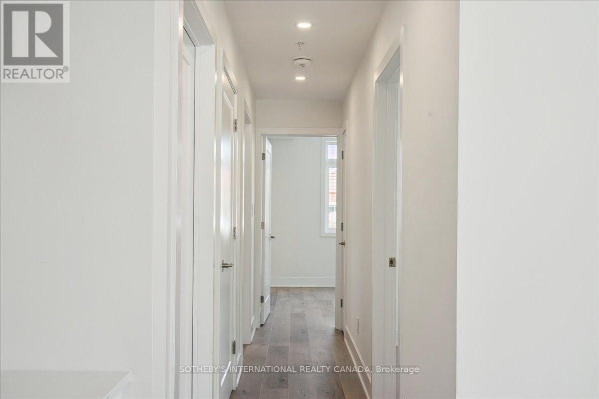 Photo 38 of 683 Melbourne Avenue, Ottawa ON