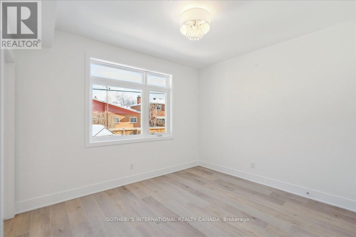 Photo 16 of 683 Melbourne Avenue, Ottawa ON