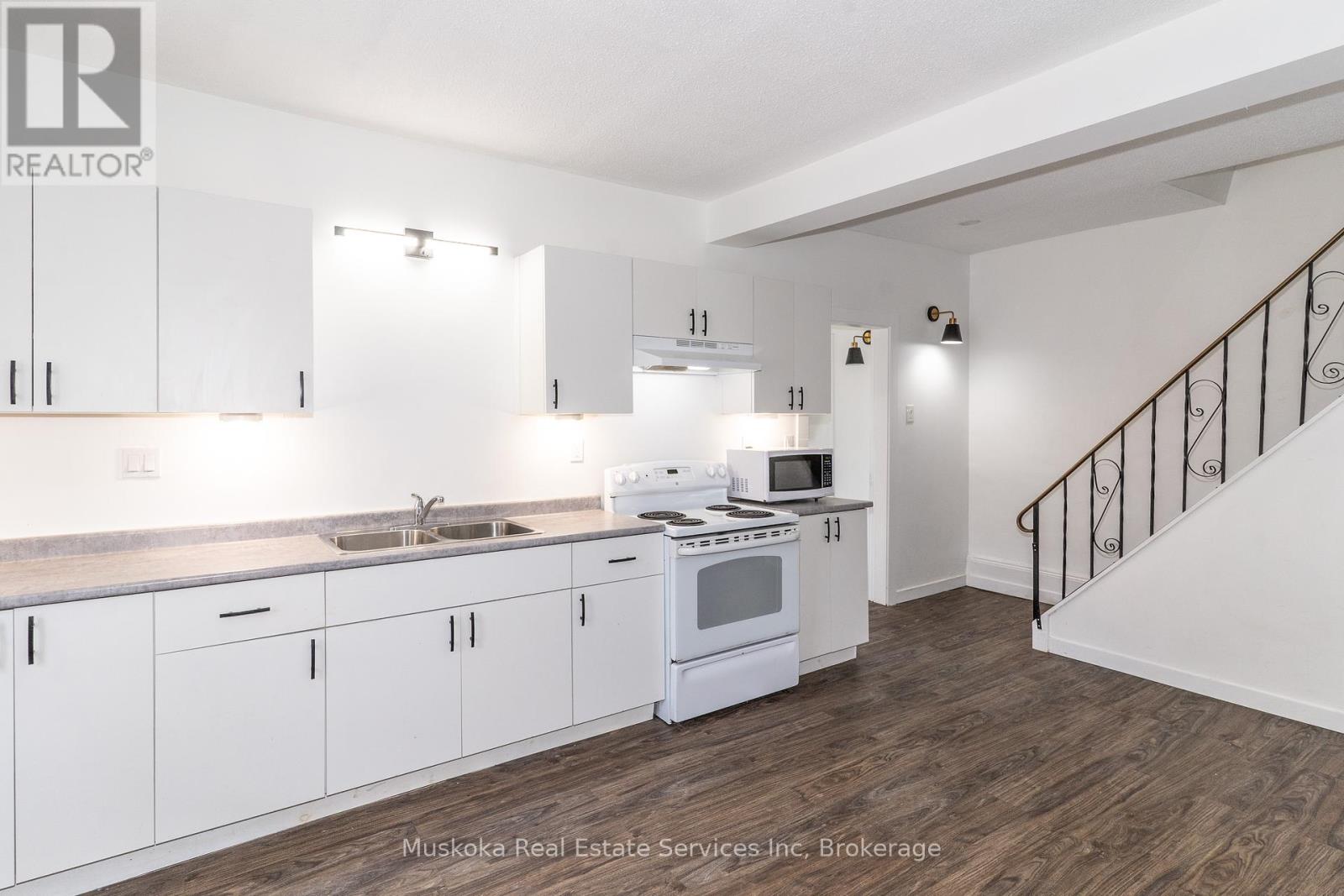 Photo 7 of 132 Mcmurray Street, Bracebridge ON