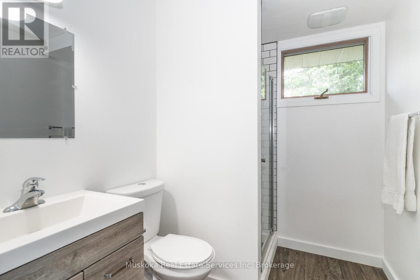 Photo 9 of 132 Mcmurray Street, Bracebridge ON