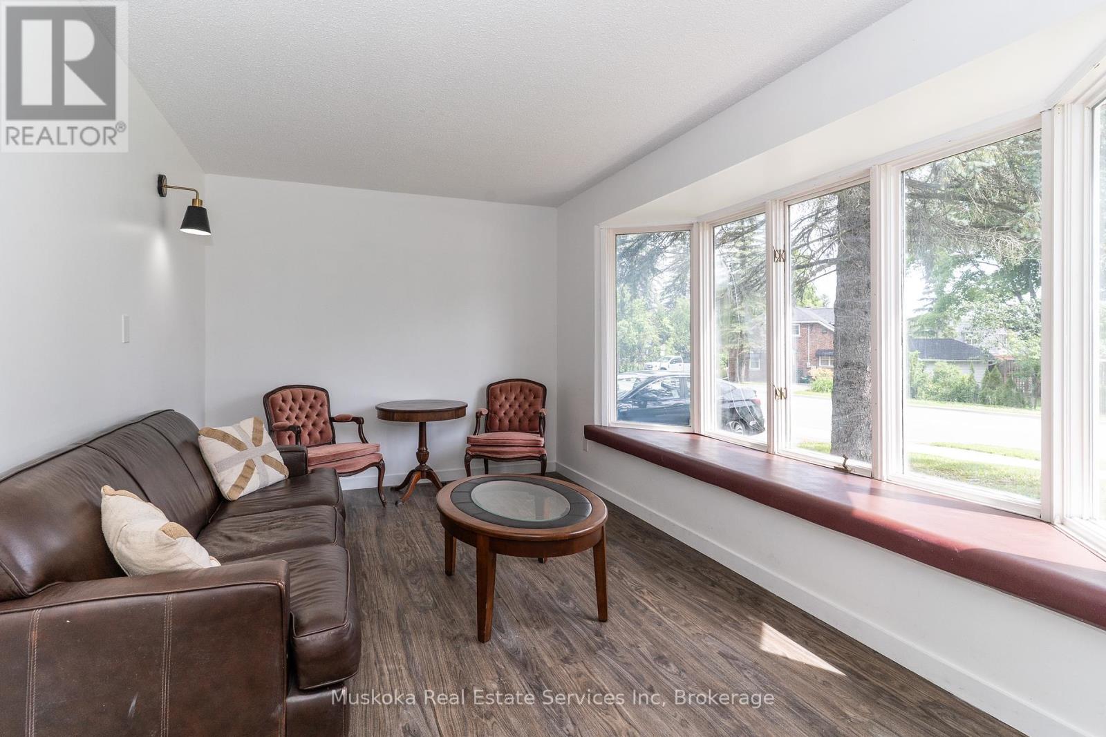 Photo 12 of 132 Mcmurray Street, Bracebridge ON