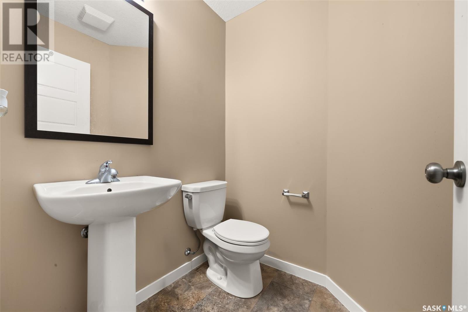 Photo 2 of 55 5632 Gordon Road, Regina SK