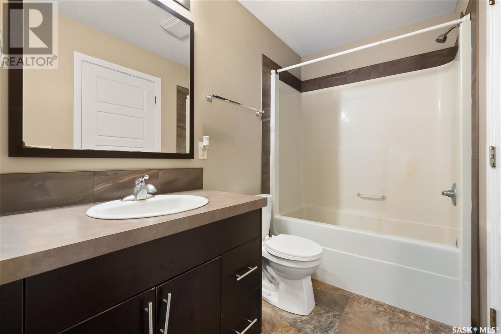 Photo 24 of 55 5632 Gordon Road, Regina SK
