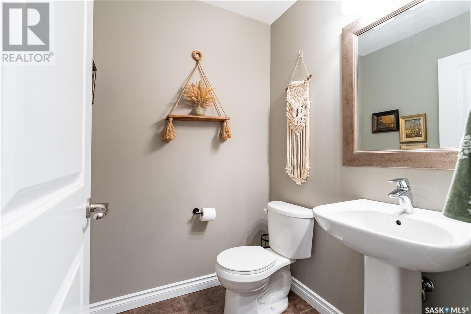 Single Family House 2 Level for Sale in  Maningas BEND Saskatoon 