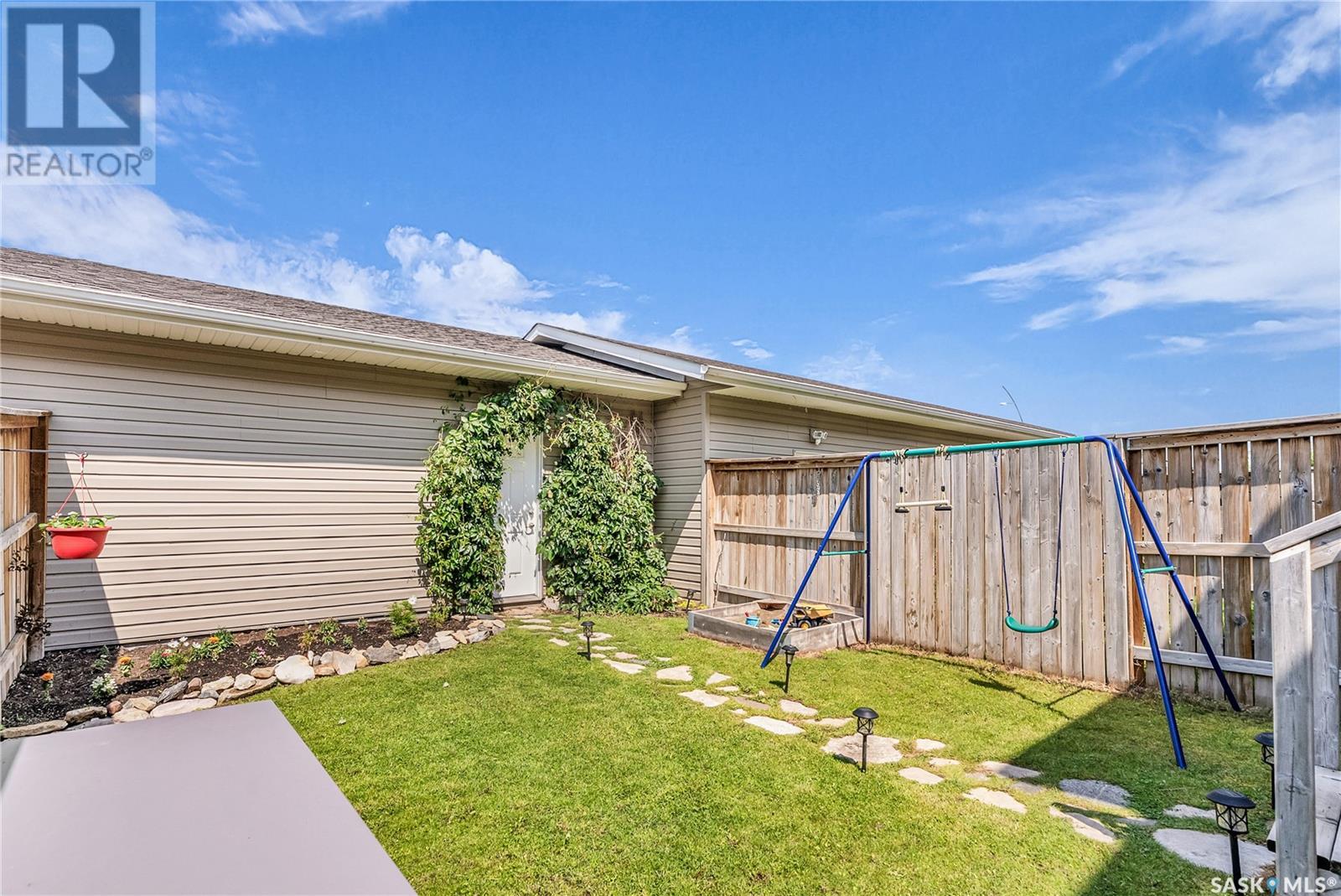 Single Family House 2 Level for Sale in  Maningas BEND Saskatoon 