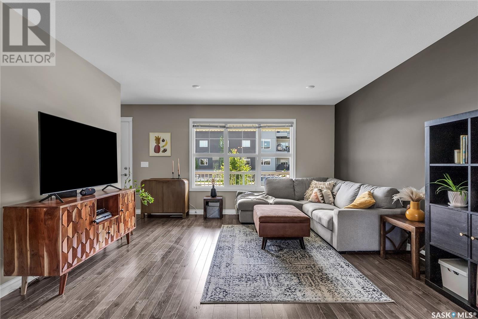 Single Family House 2 Level for Sale in  Maningas BEND Saskatoon 