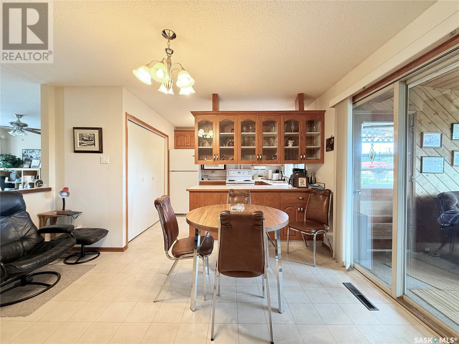 Photo 11 of 51 Tufts Crescent, Outlook SK