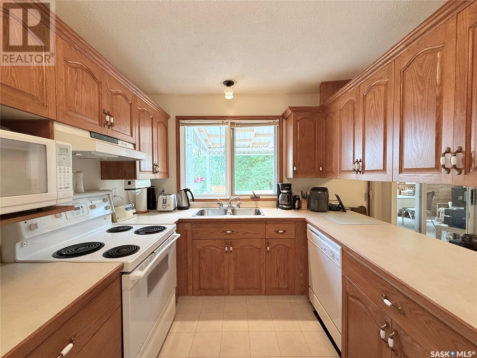 Photo 9 of 51 Tufts Crescent, Outlook SK