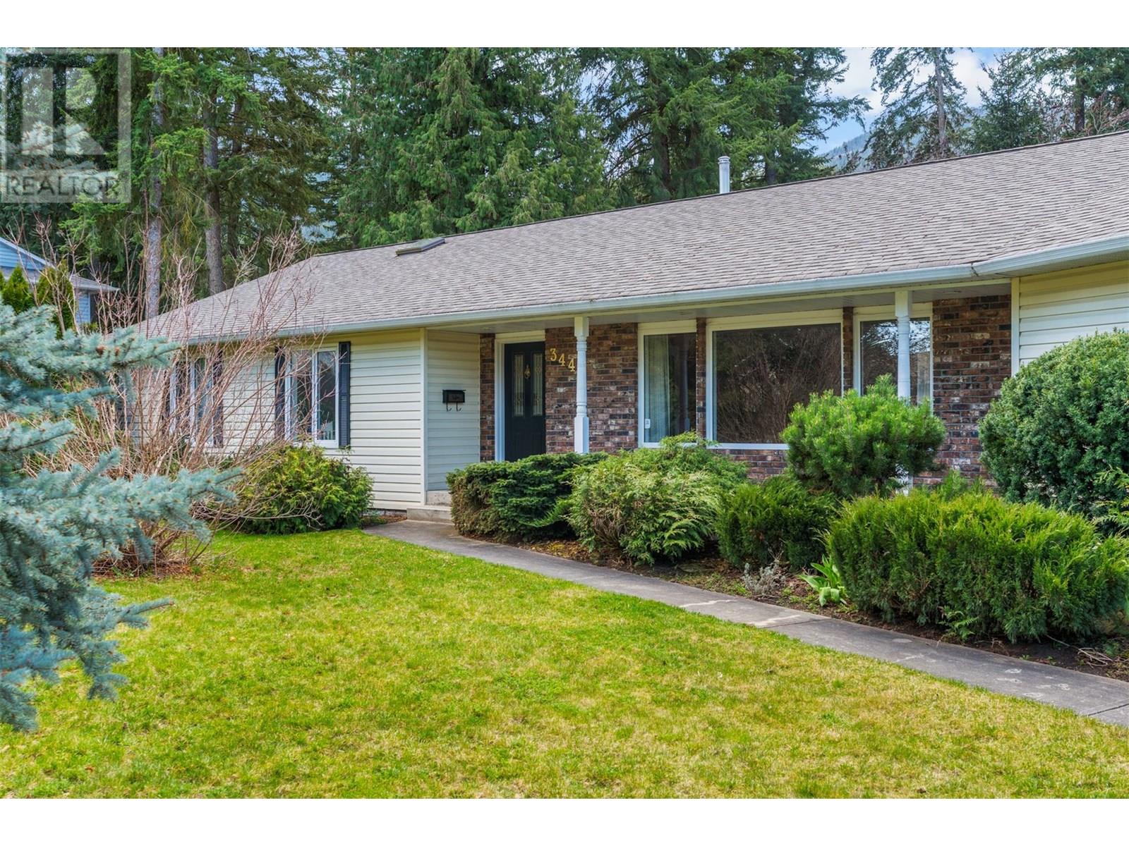 3445 Sidney Crescent, Spallumcheen