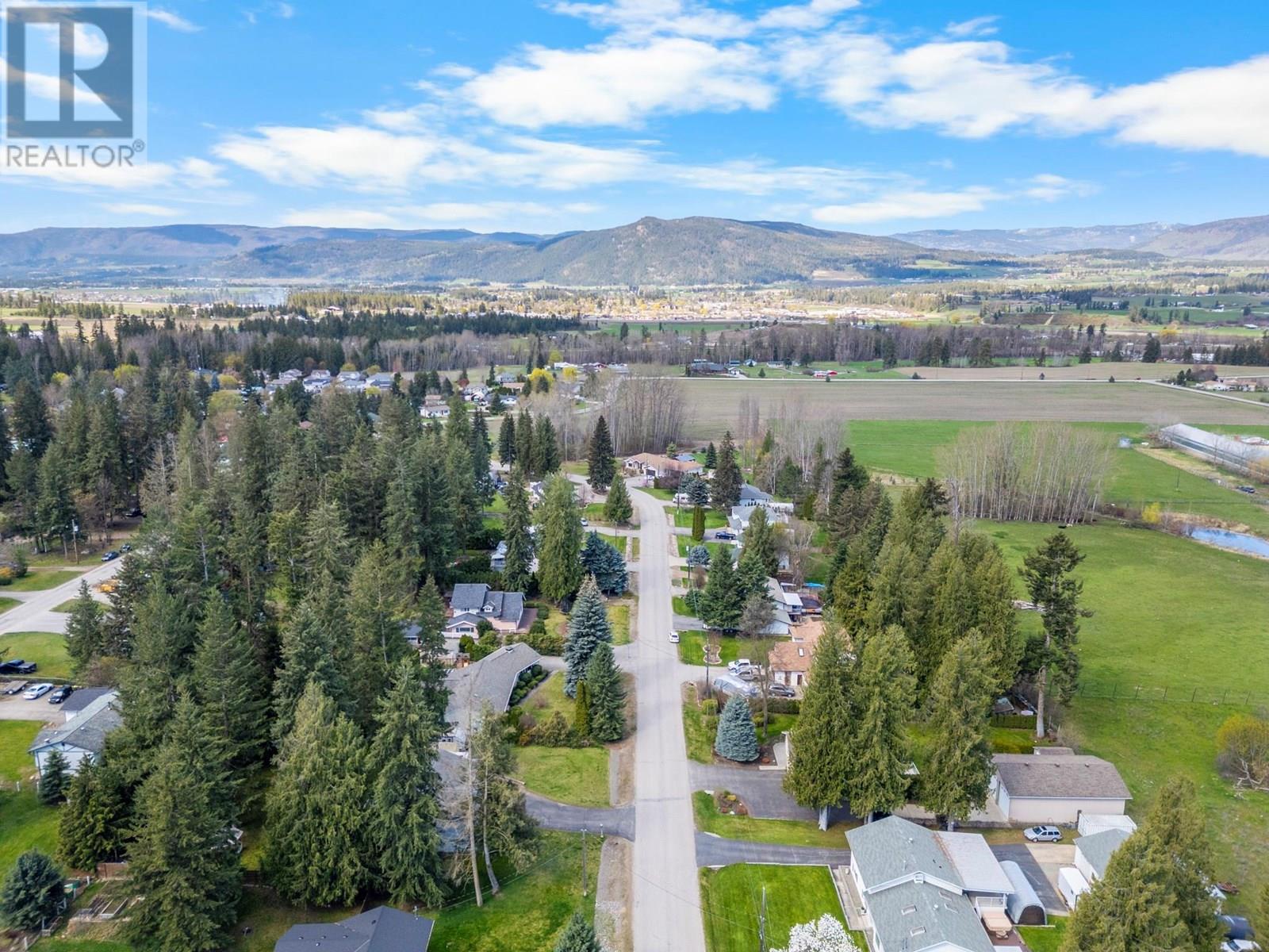 3445 Sidney Crescent, Spallumcheen