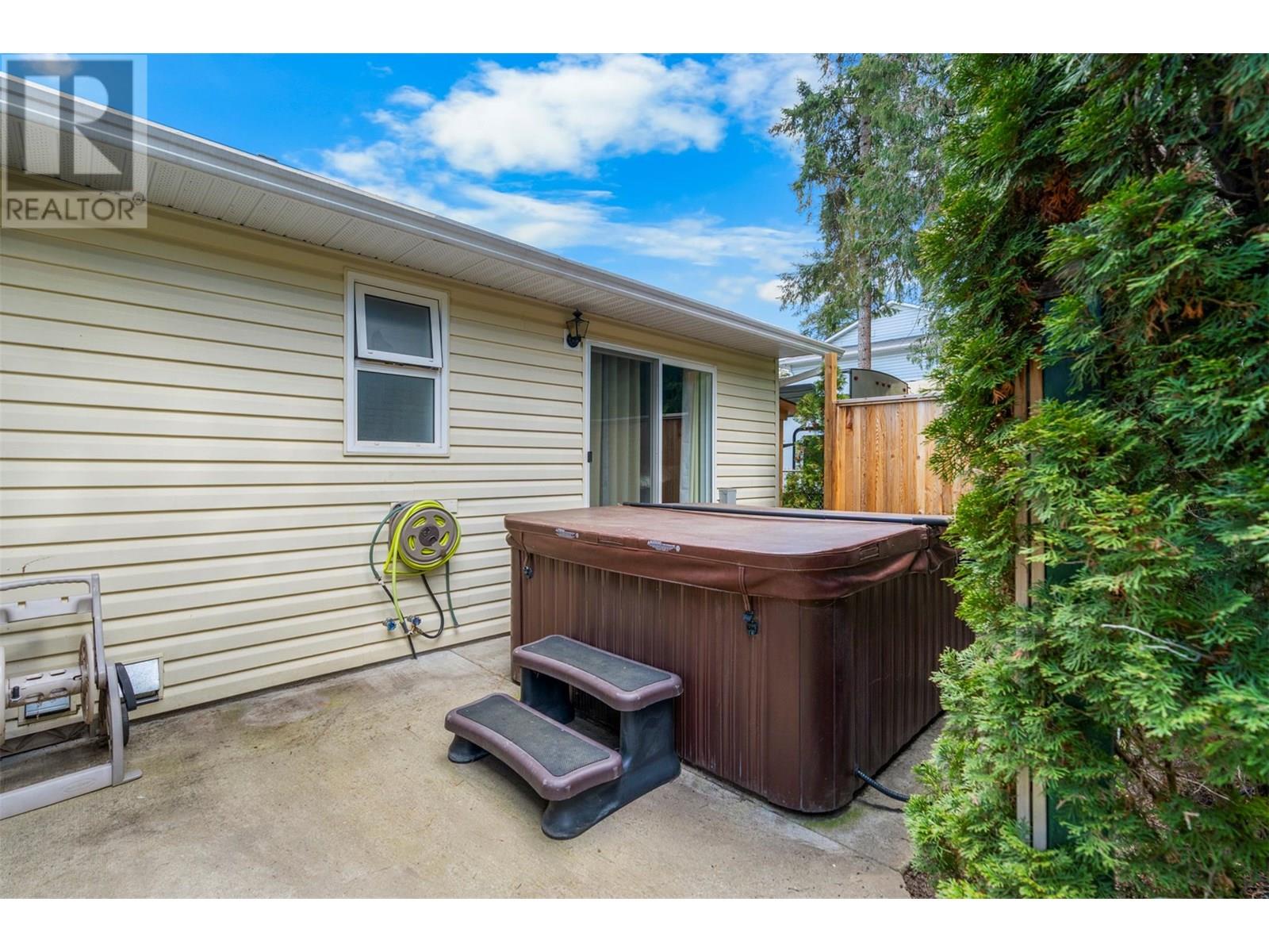 3445 Sidney Crescent, Spallumcheen