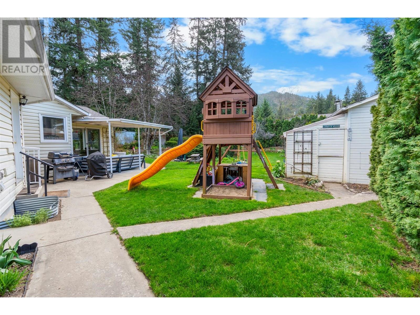 3445 Sidney Crescent, Spallumcheen