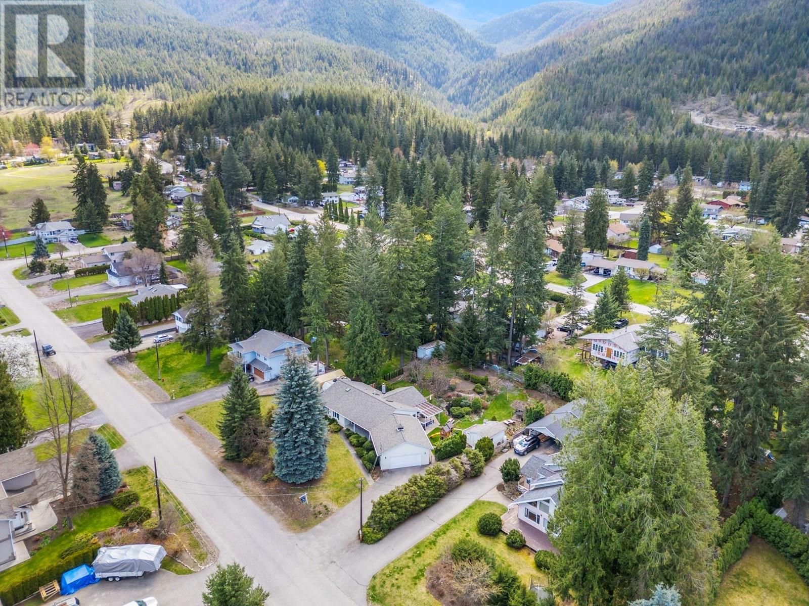 3445 Sidney Crescent, Spallumcheen