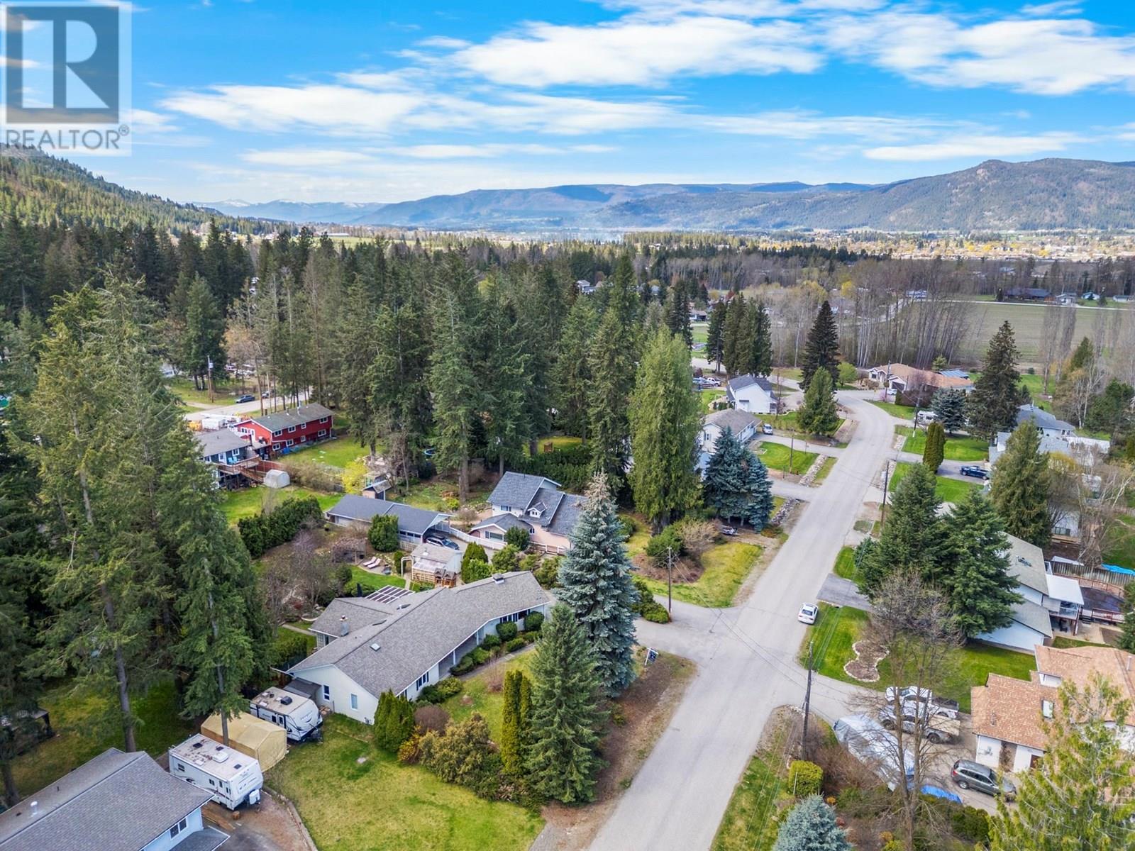 3445 Sidney Crescent, Spallumcheen