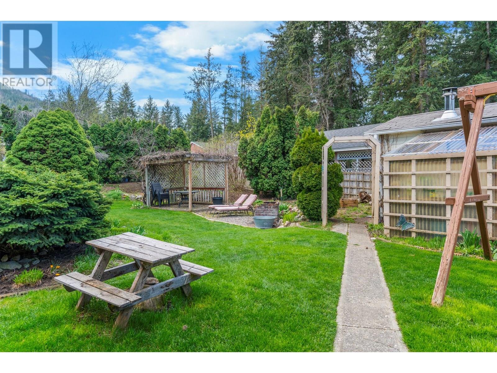 3445 Sidney Crescent, Spallumcheen