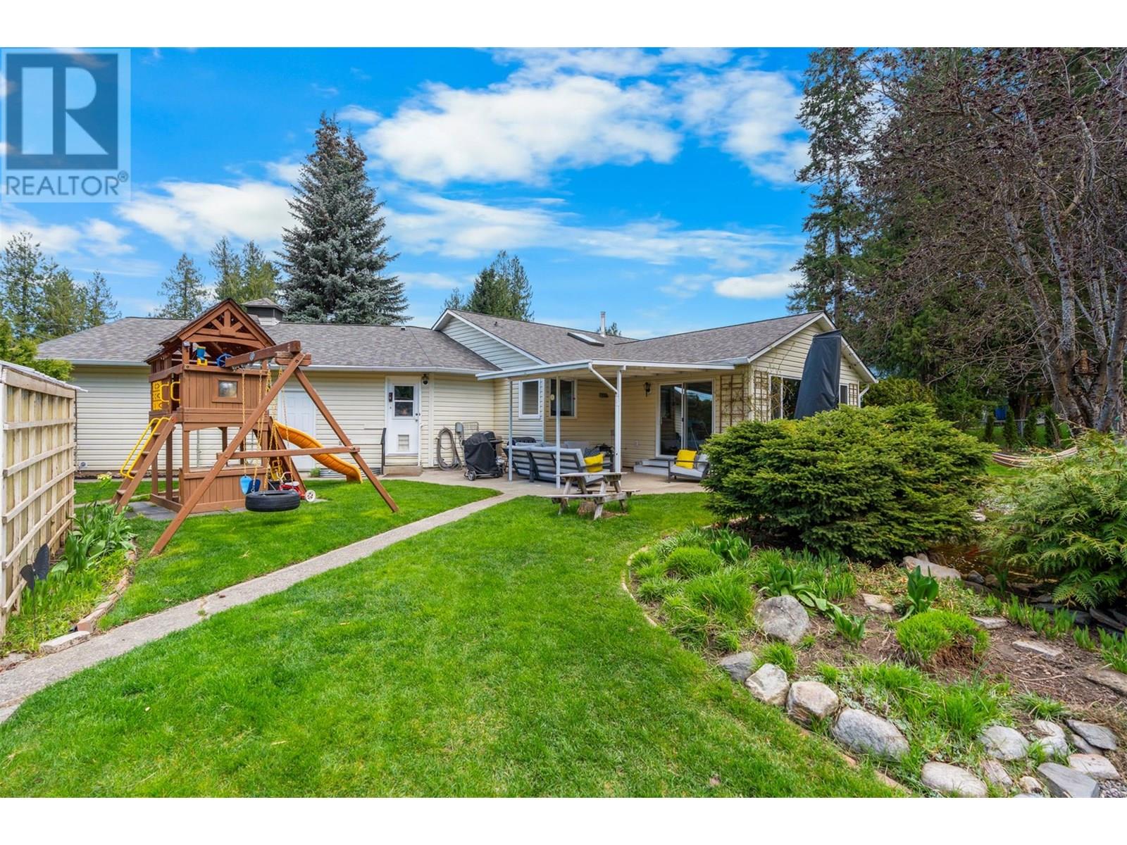 3445 Sidney Crescent, Spallumcheen