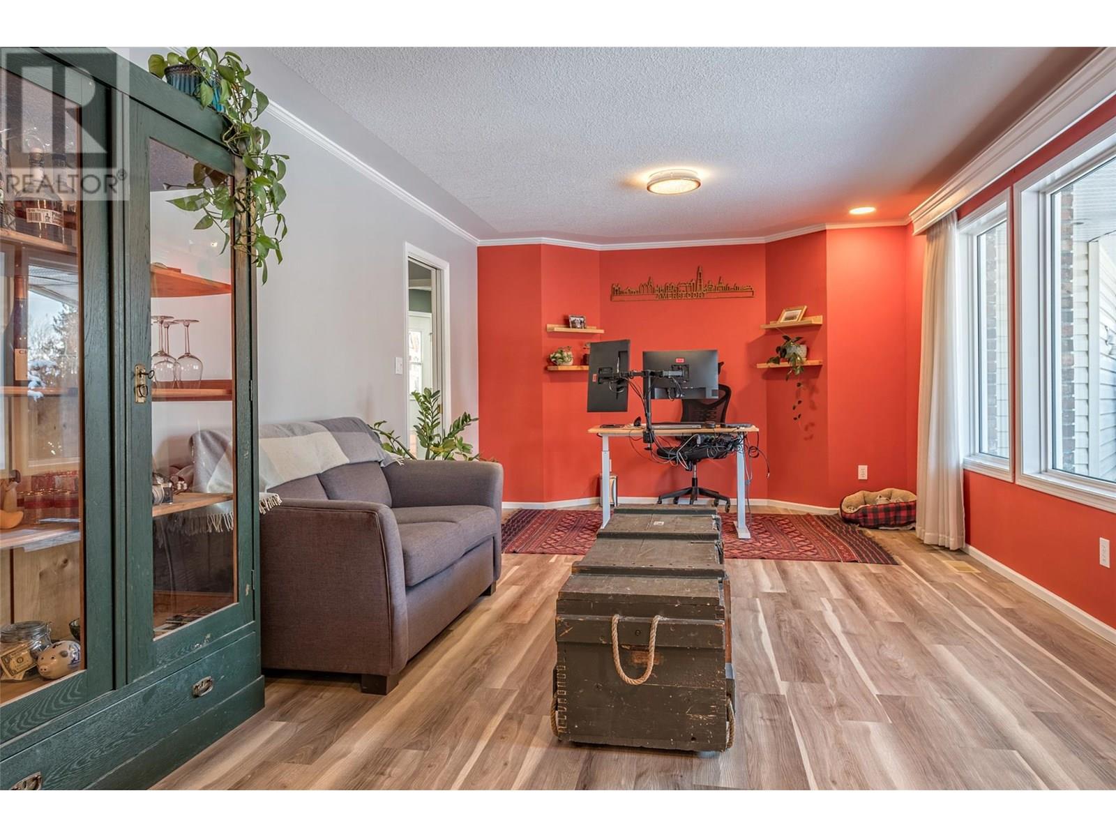 3445 Sidney Crescent, Spallumcheen