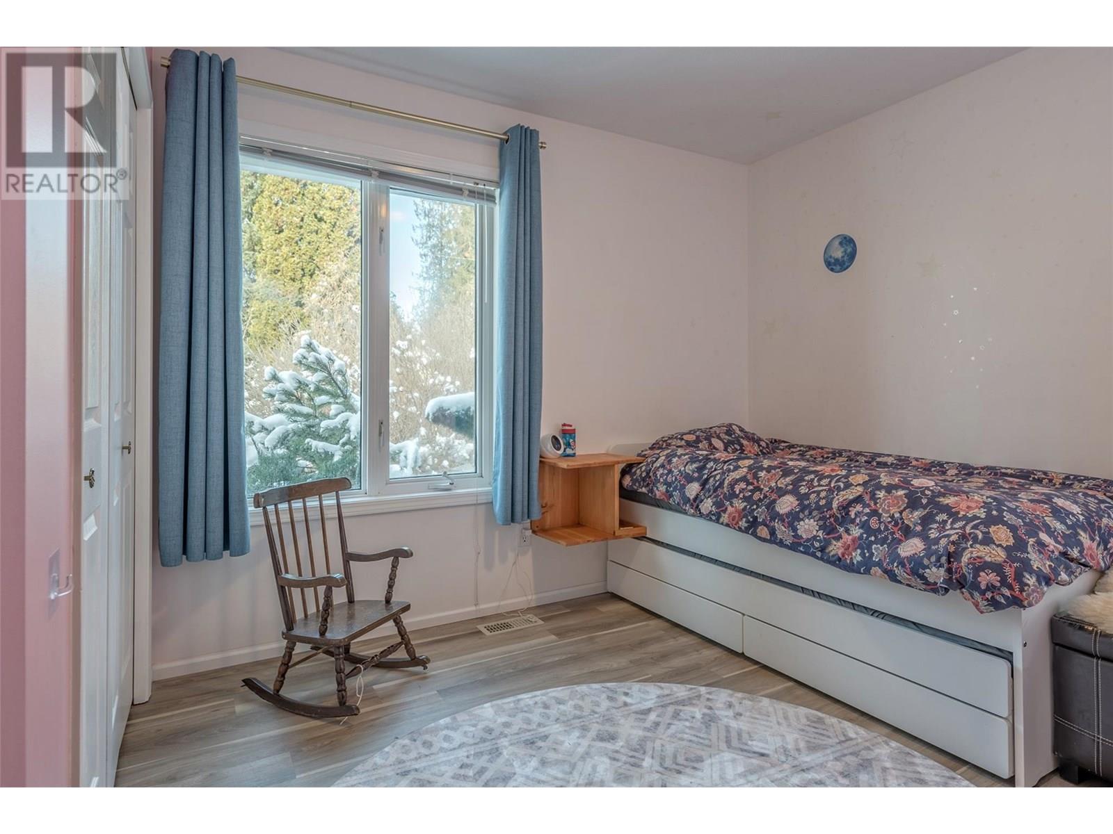 3445 Sidney Crescent, Spallumcheen