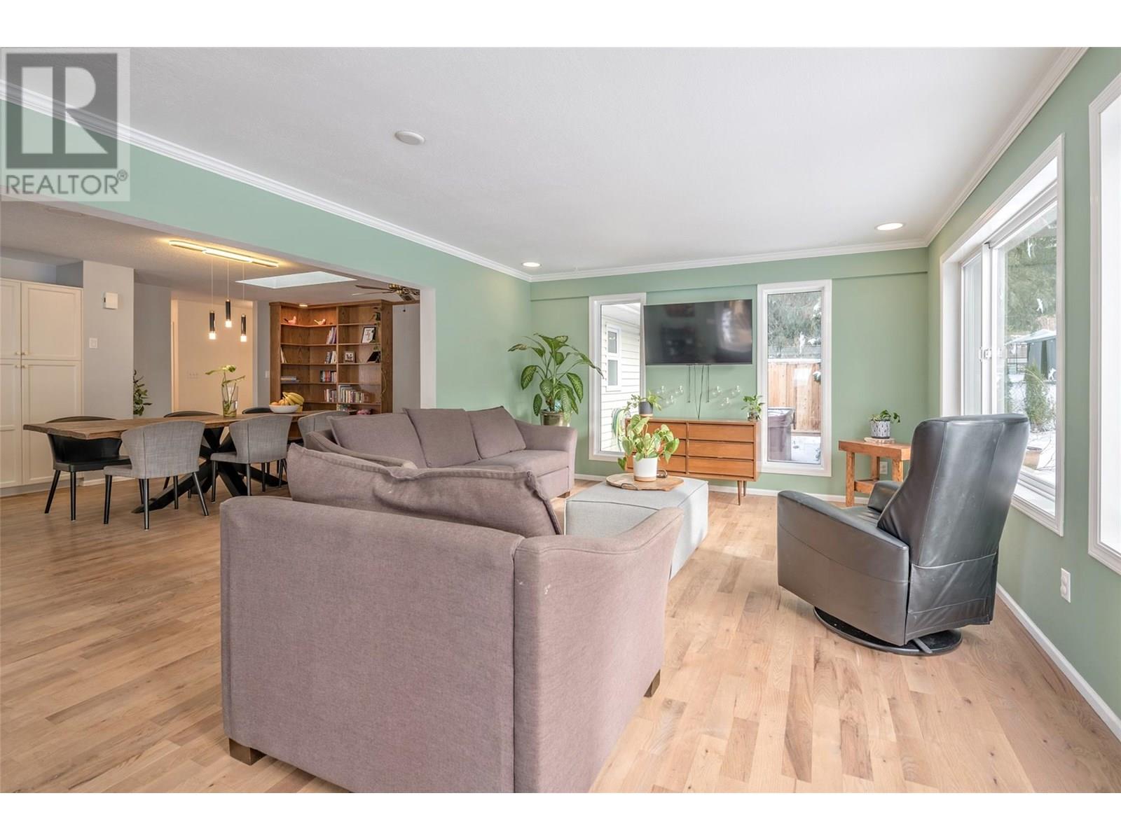 3445 Sidney Crescent, Spallumcheen