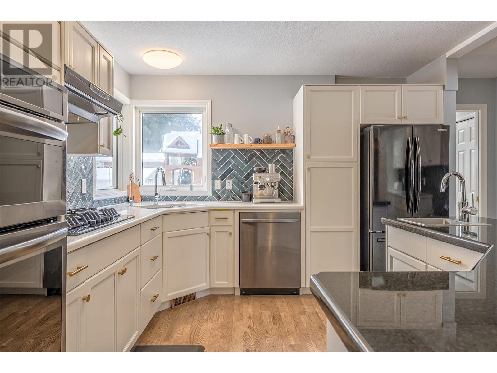 3445 Sidney Crescent, Spallumcheen