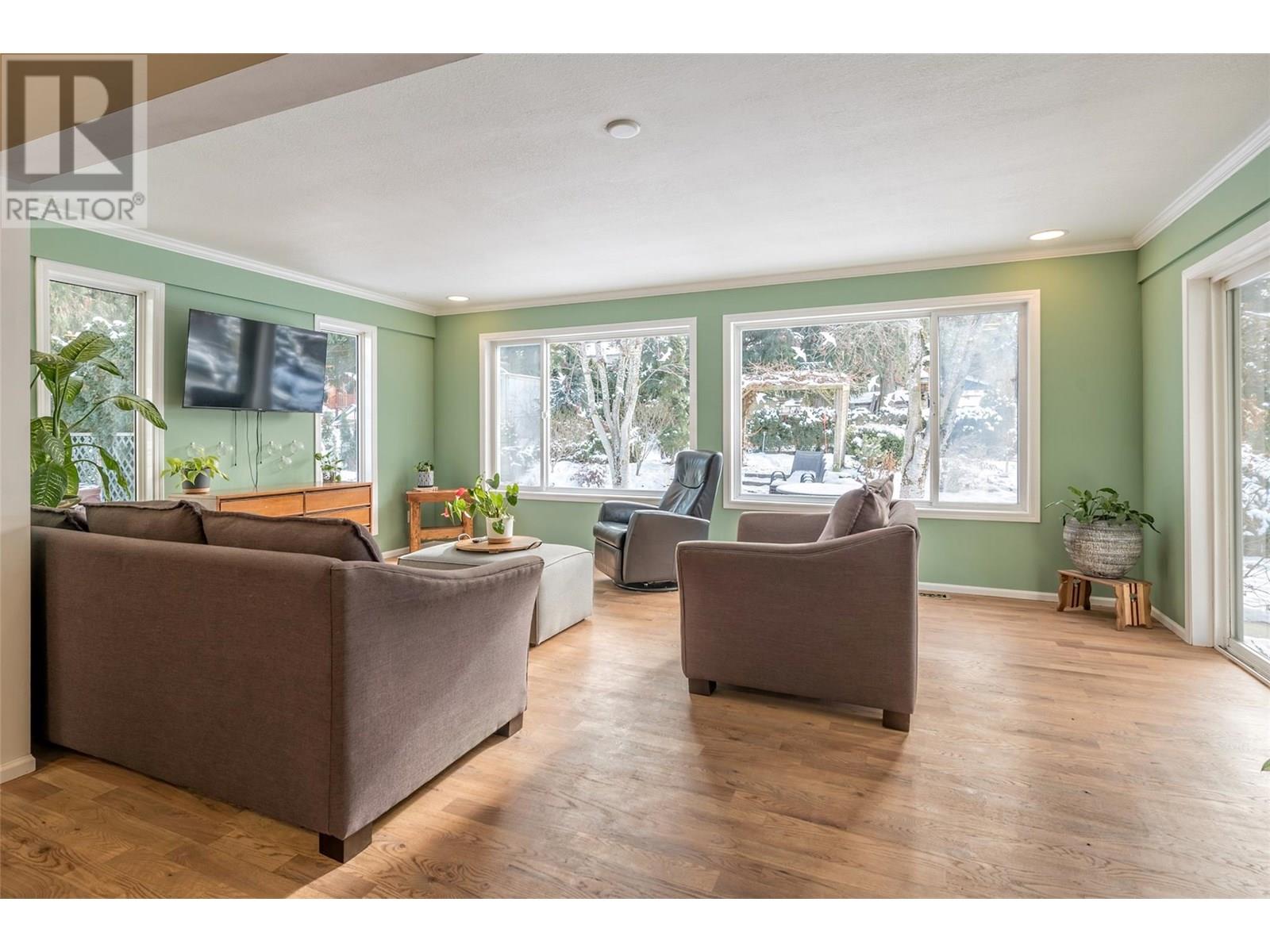 3445 Sidney Crescent, Spallumcheen