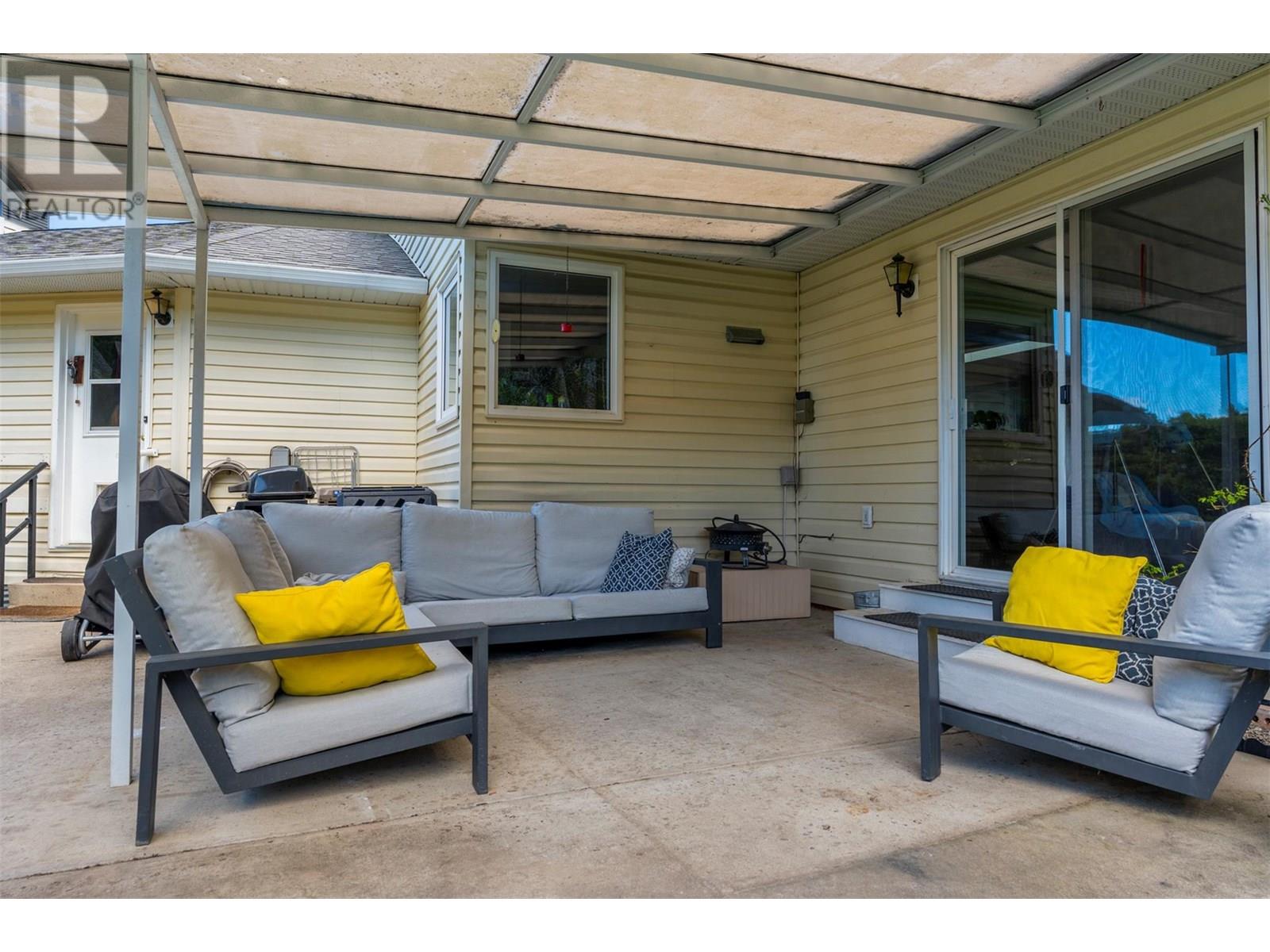 3445 Sidney Crescent, Spallumcheen