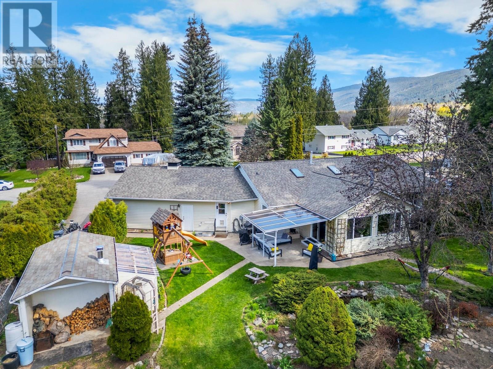 3445 Sidney Crescent, Spallumcheen